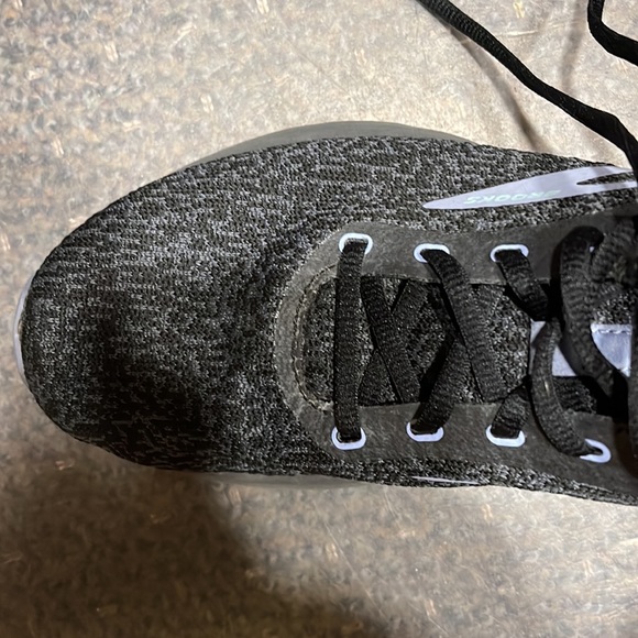 Brooks running shoe size 9. Worn handful of times. - Picture 6 of 7